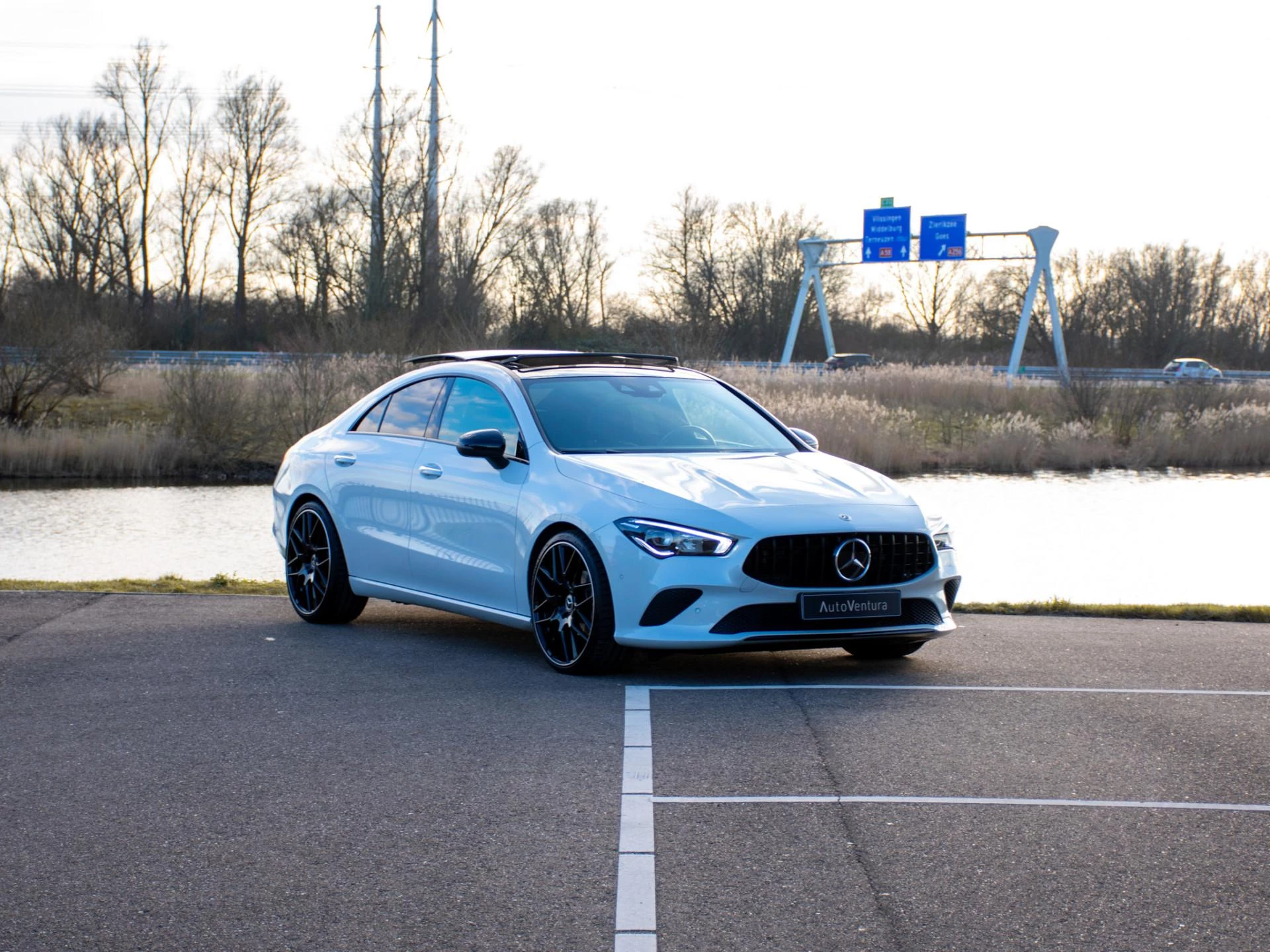 Hoofdafbeelding Mercedes-Benz CLA