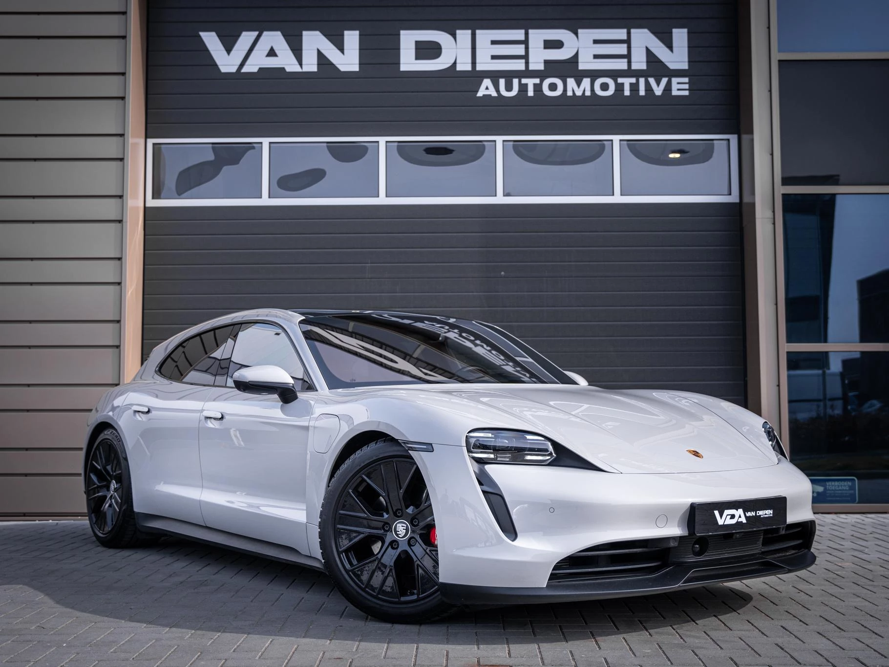 Hoofdafbeelding Porsche Taycan