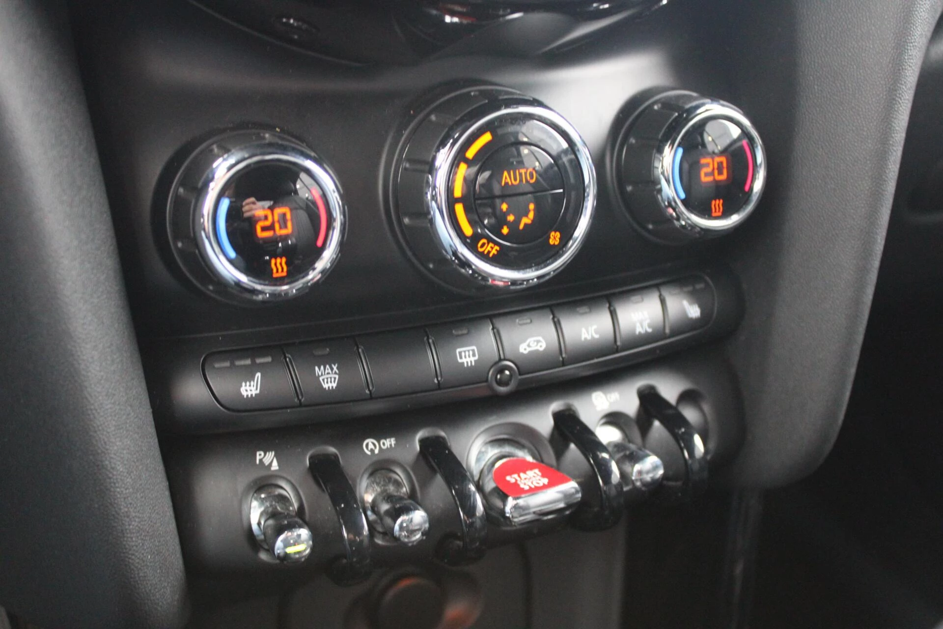 Hoofdafbeelding MINI Cabrio