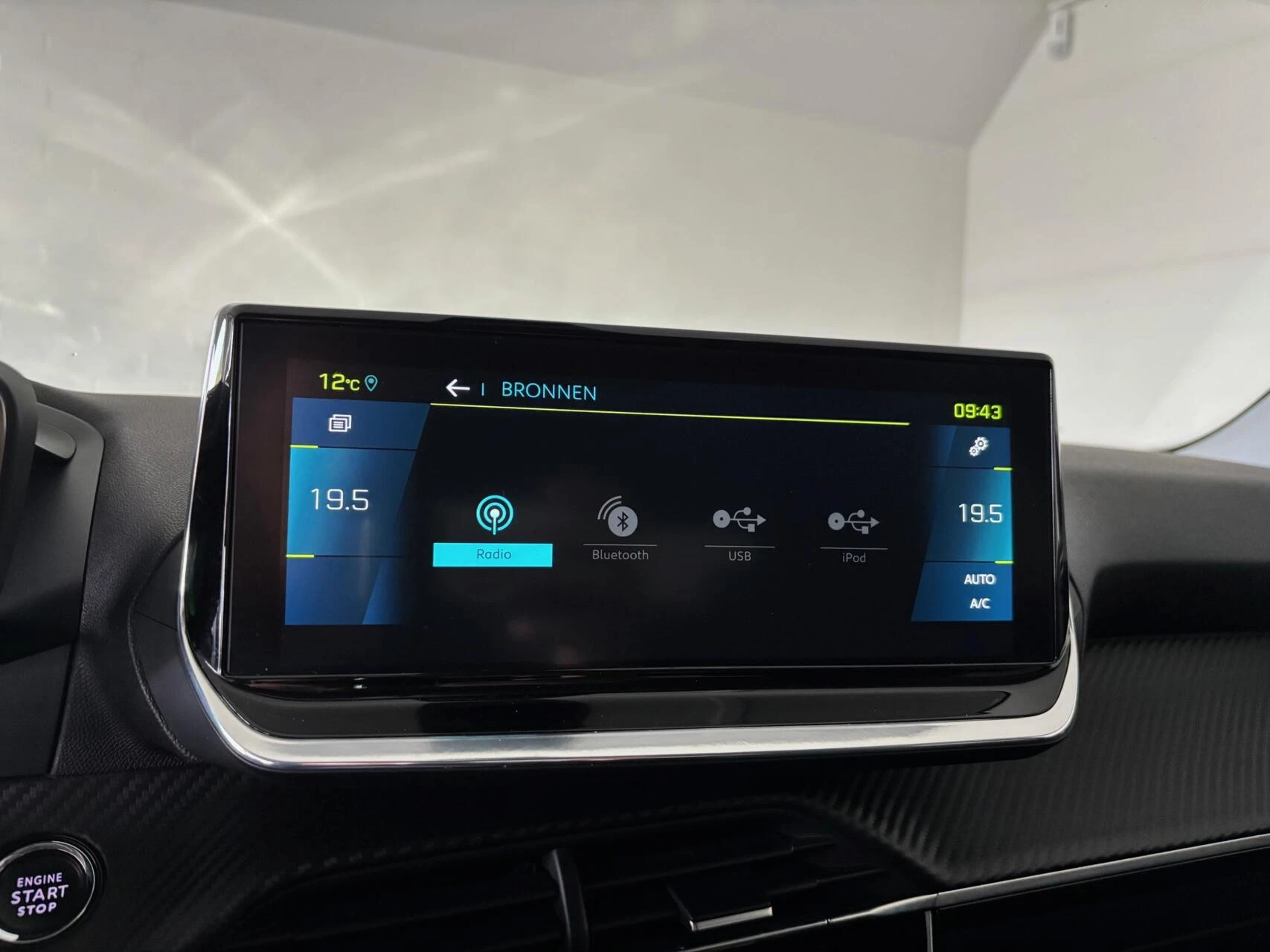 Hoofdafbeelding Peugeot e-2008