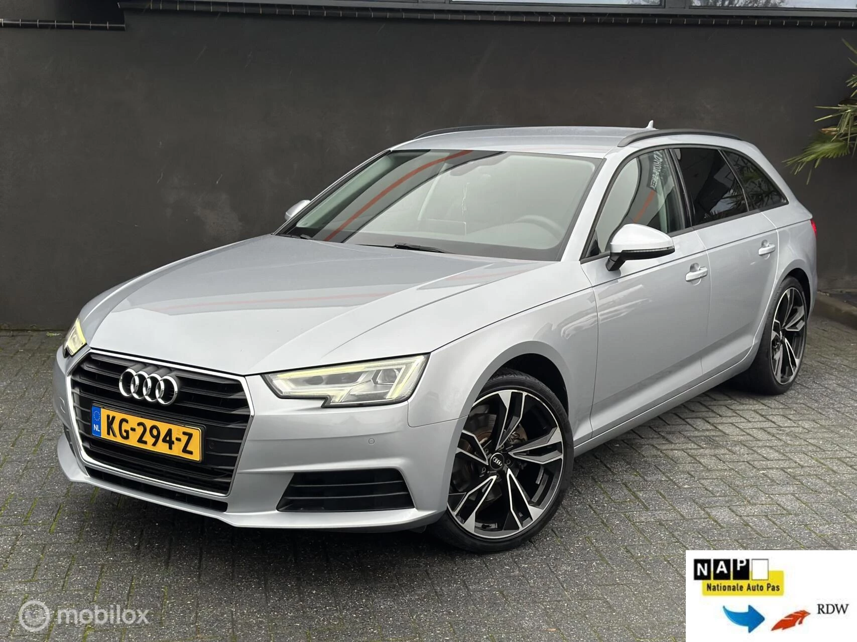 Hoofdafbeelding Audi A4