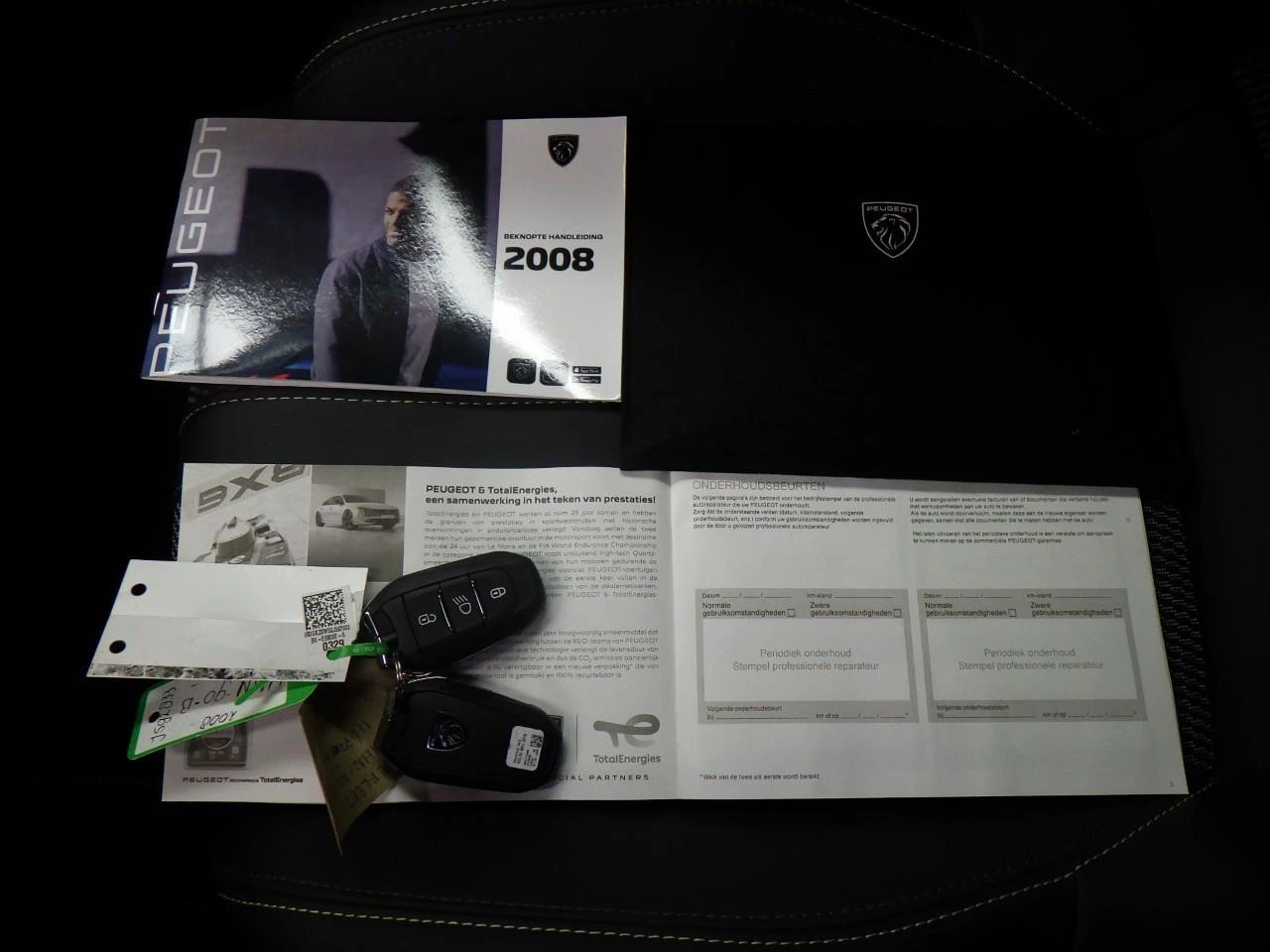 Hoofdafbeelding Peugeot e-2008