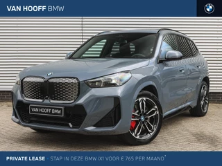 Hoofdafbeelding BMW iX1 BMW iX1 eDrive20 High Executive M Sport / Panoramadak / Sportstoelen / Adaptieve LED / M Adaptief onderstel / Parking Assistant Plus / Head-Up / Comfort Access