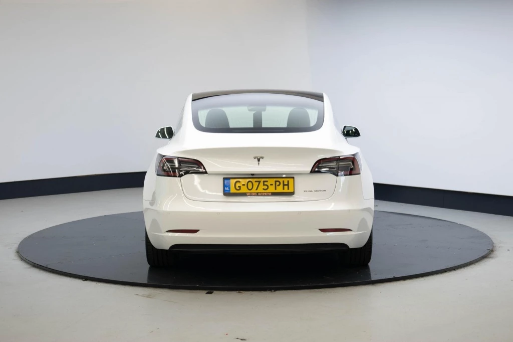 Hoofdafbeelding Tesla Model 3