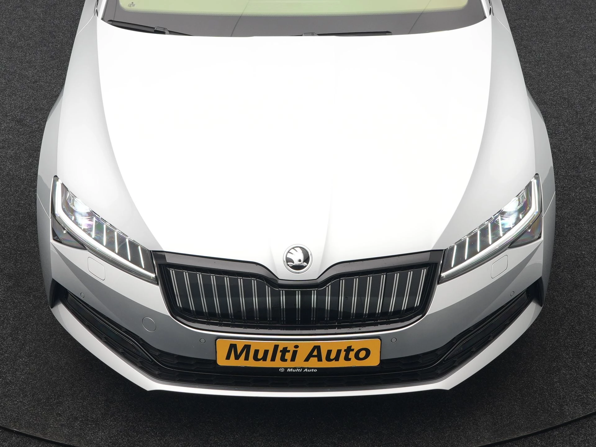 Hoofdafbeelding Škoda Superb