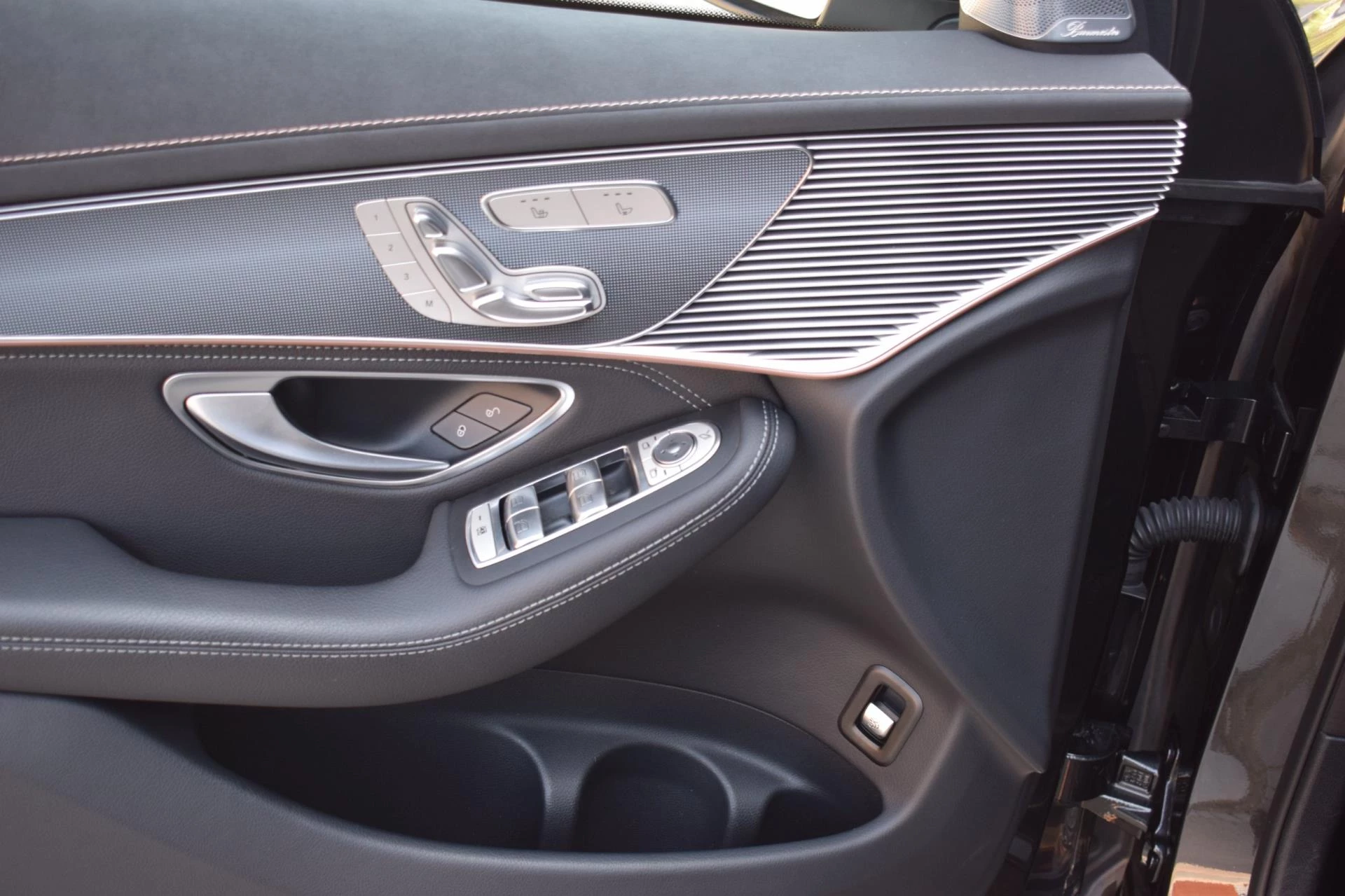 Hoofdafbeelding Mercedes-Benz EQC