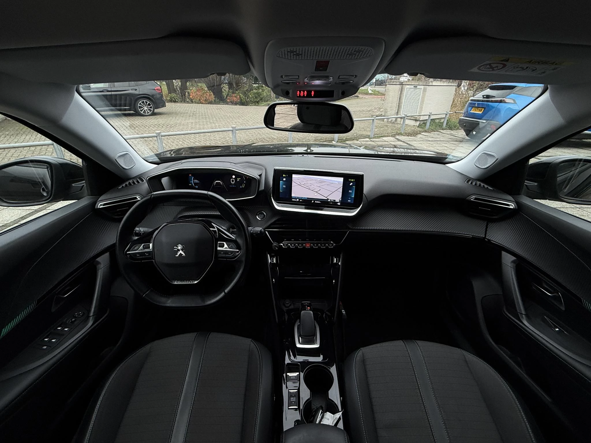 Hoofdafbeelding Peugeot e-2008