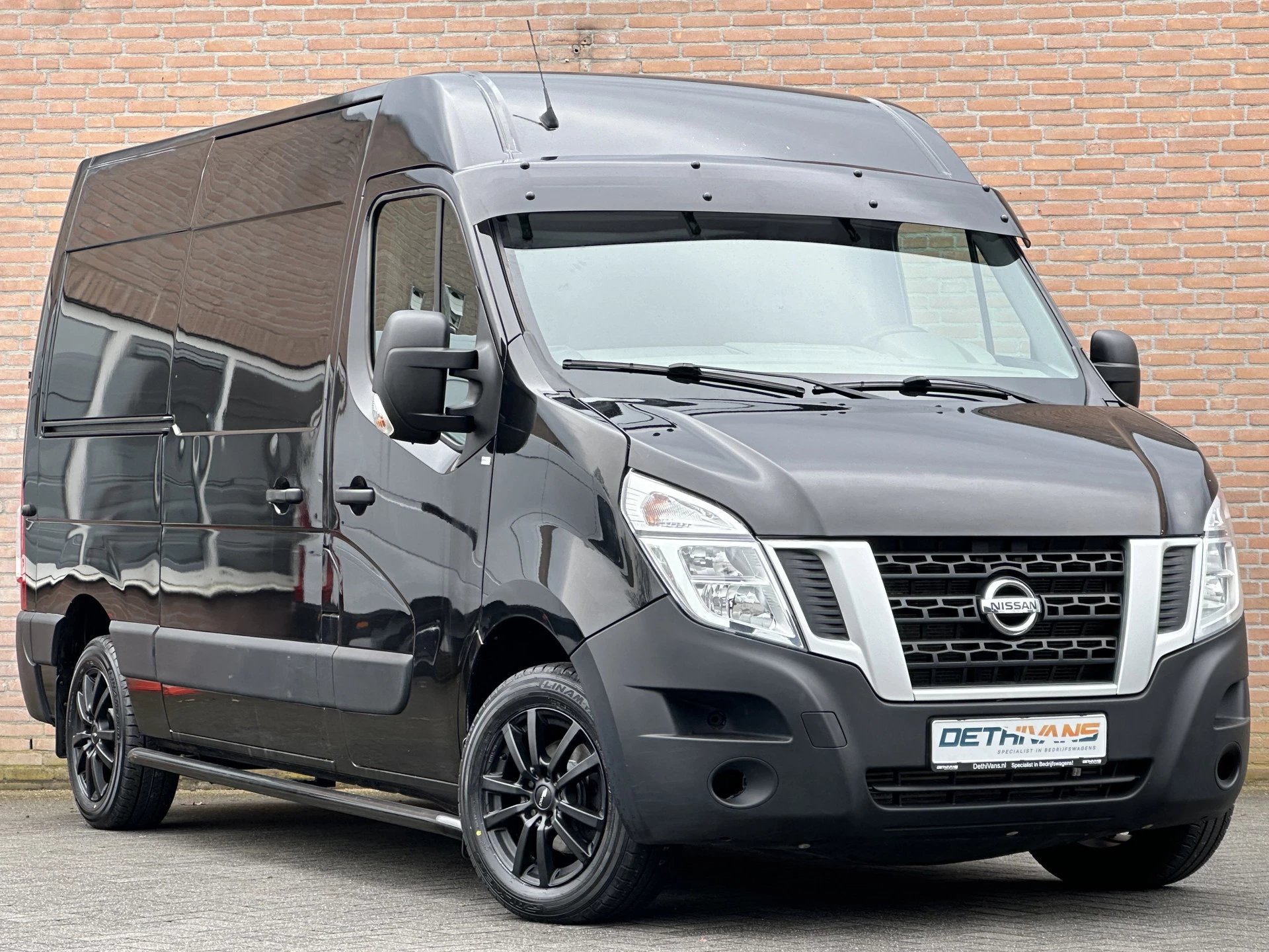 Hoofdafbeelding Nissan NV400