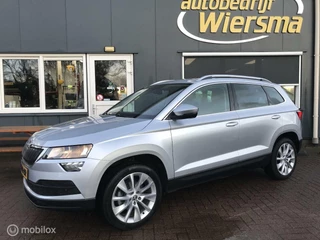 Hoofdafbeelding Škoda Karoq Skoda Karoq 1.0 TSI Ambition Business Trekhaak Panoramadak Mooie uitstraling Virtuele cockpit