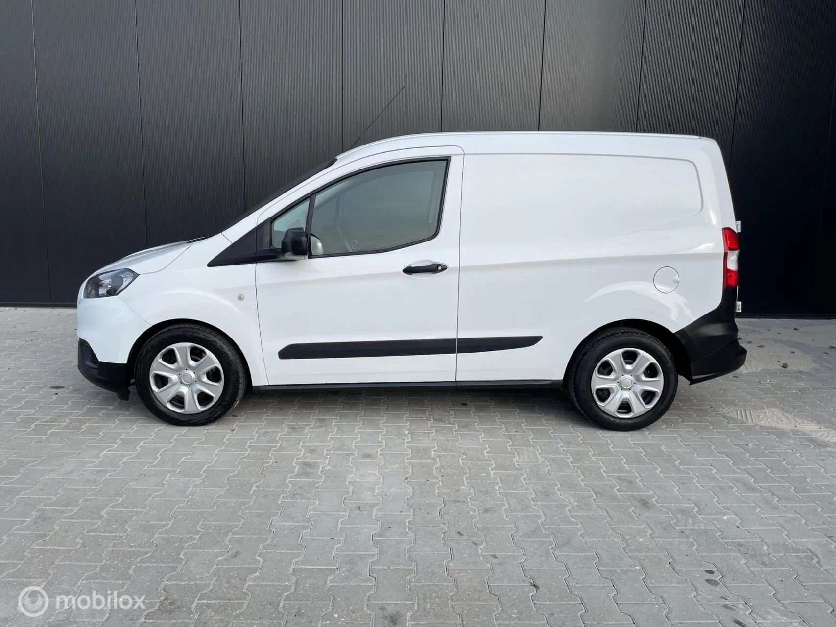 Hoofdafbeelding Ford Transit Courier