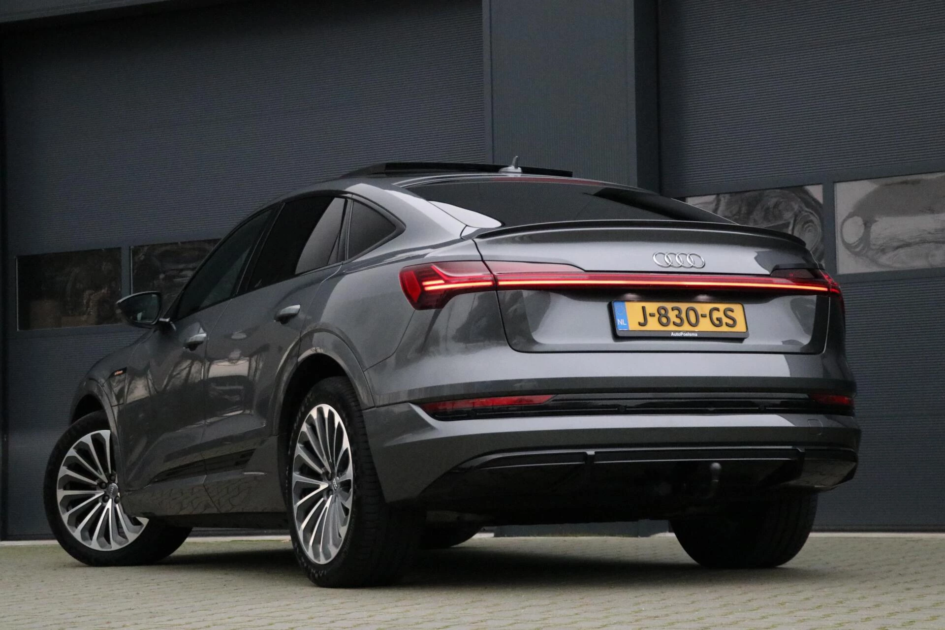 Hoofdafbeelding Audi e-tron