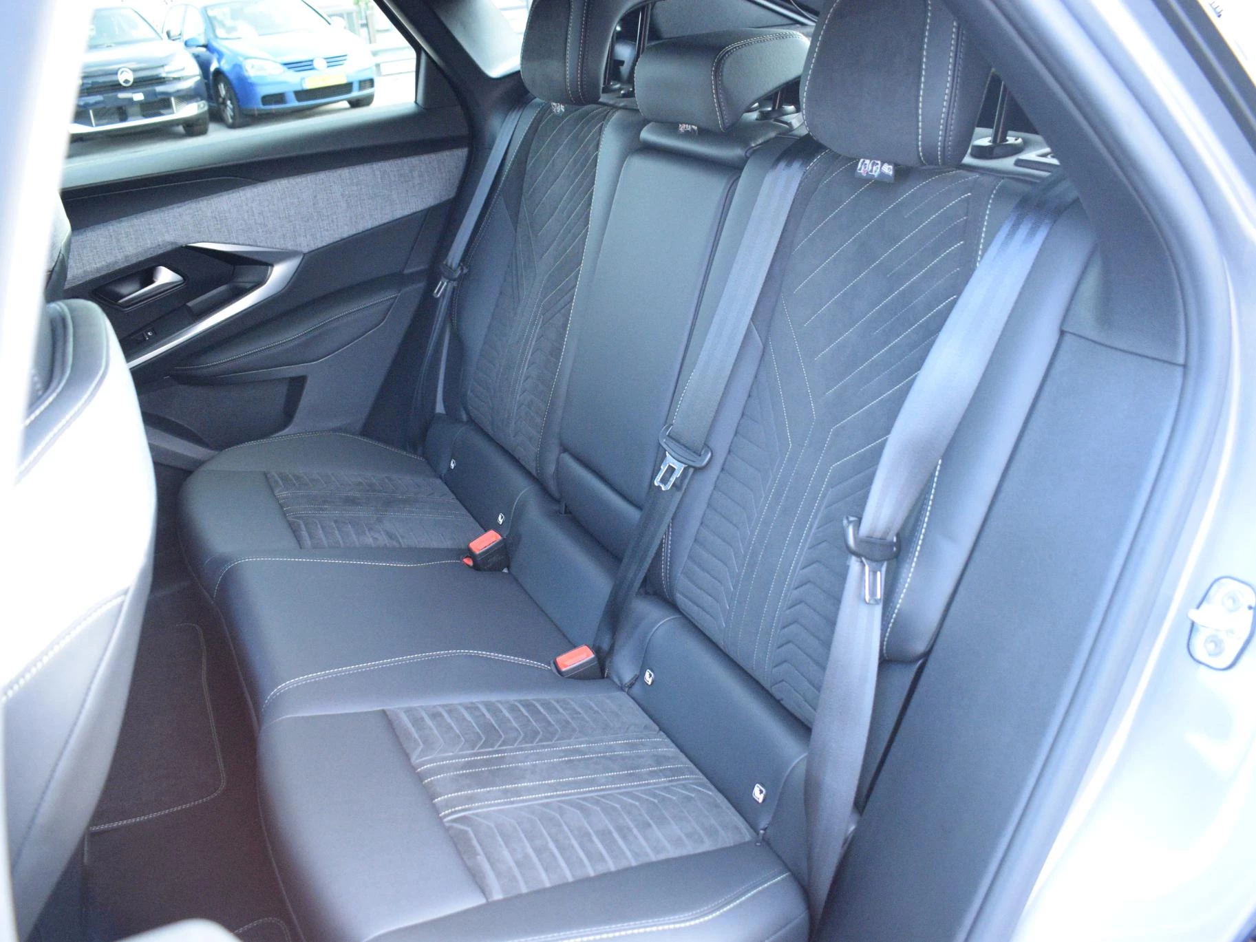 Hoofdafbeelding Peugeot e-3008