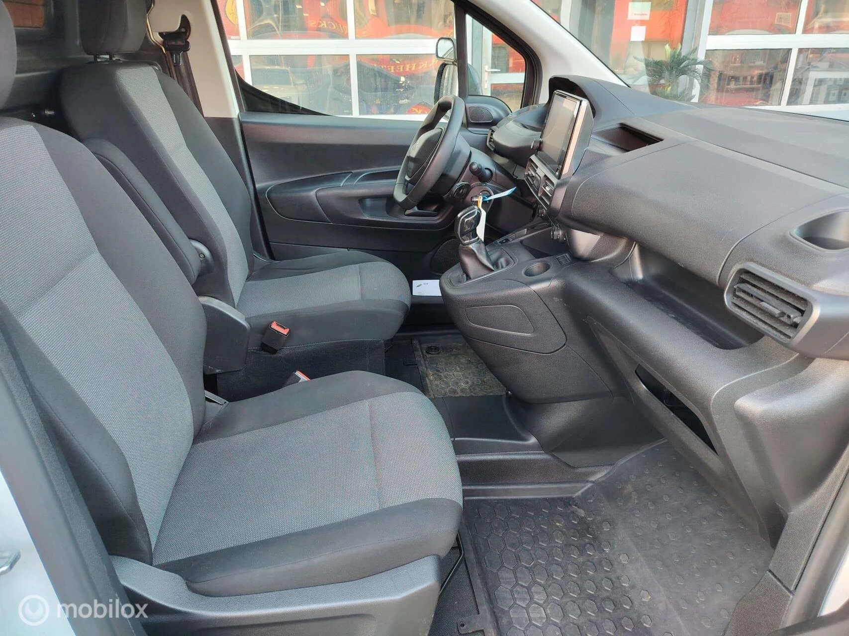 Hoofdafbeelding Peugeot Partner