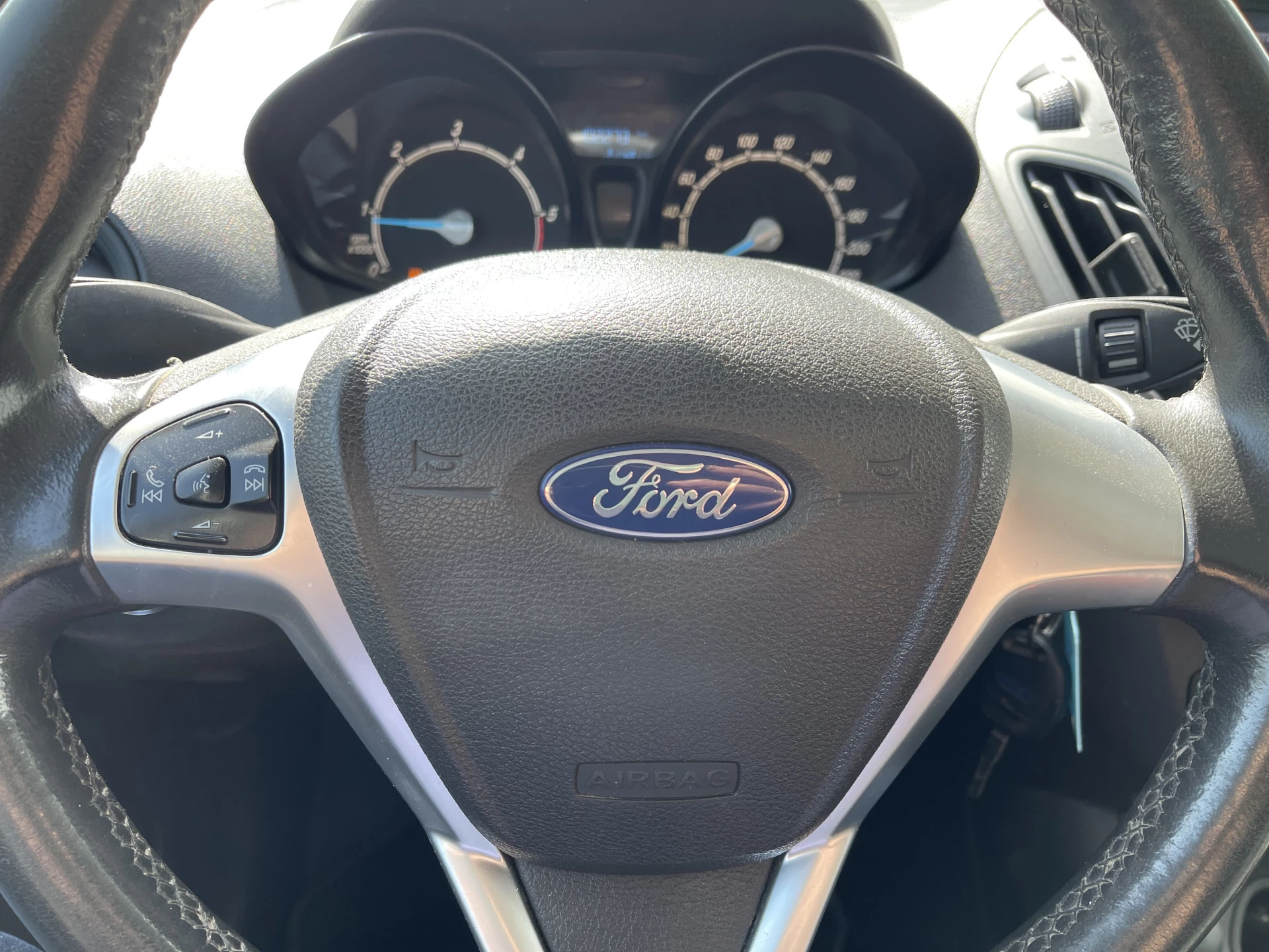 Hoofdafbeelding Ford Transit Courier