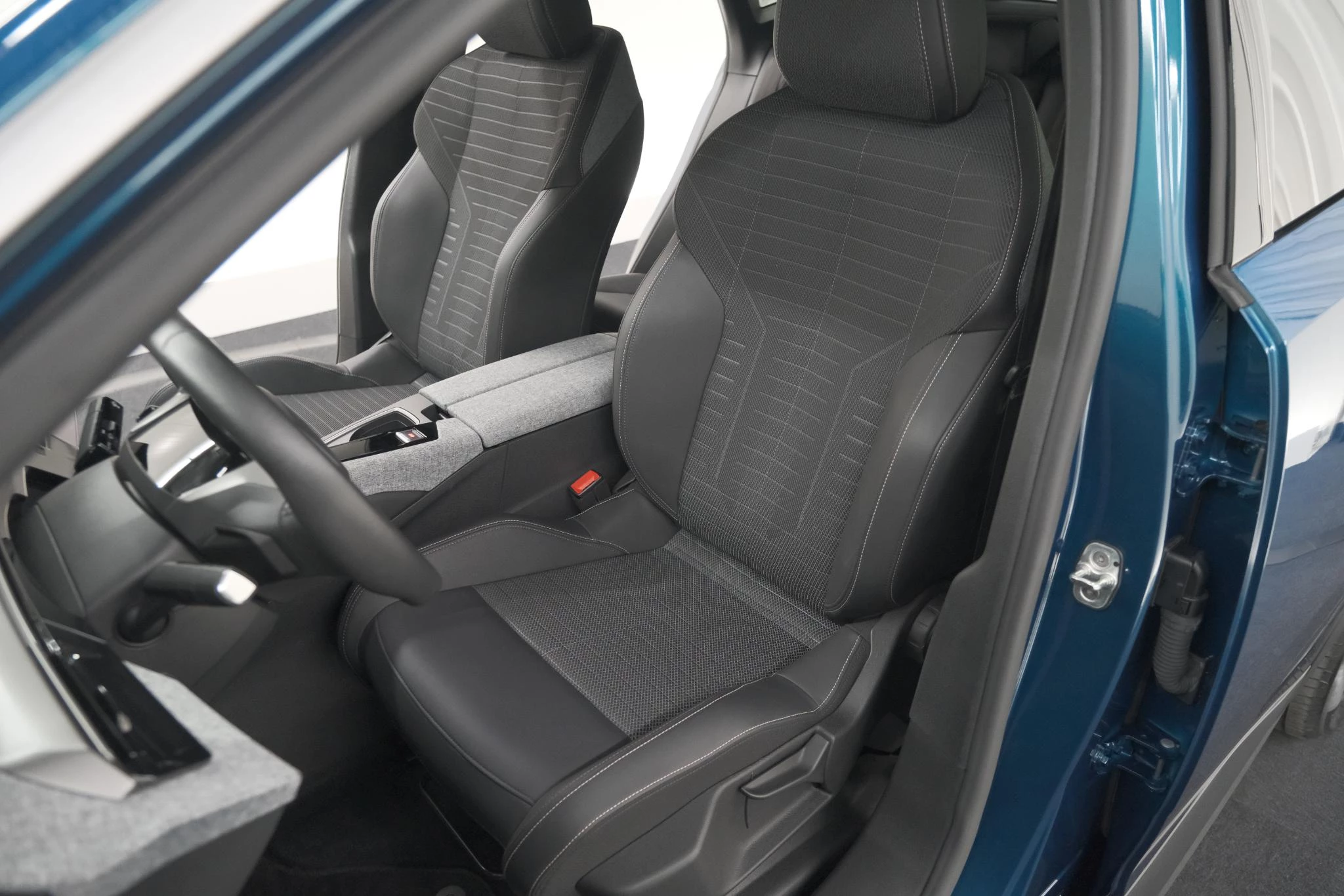 Hoofdafbeelding Peugeot e-3008