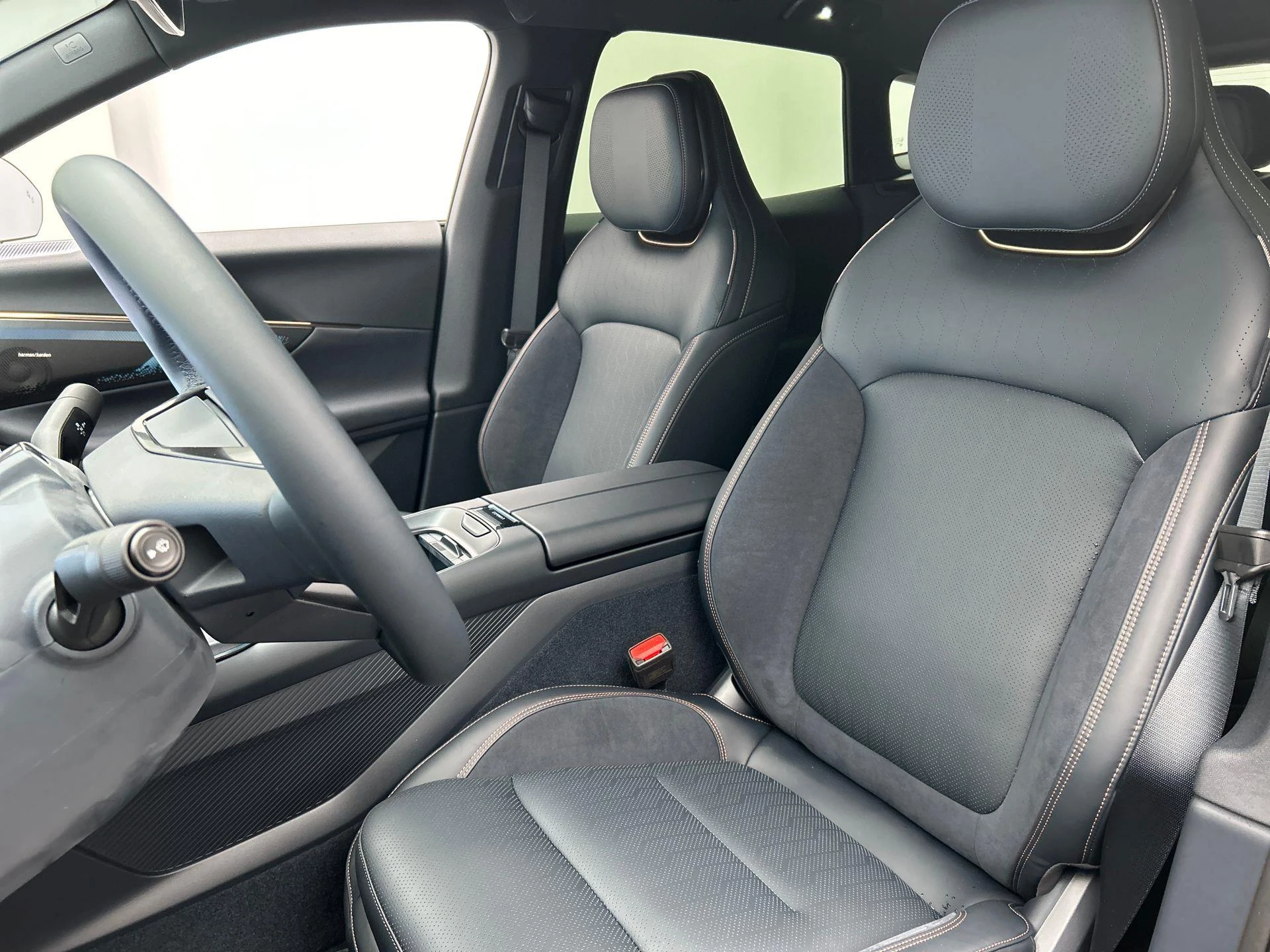 Hoofdafbeelding Lynk & Co 08