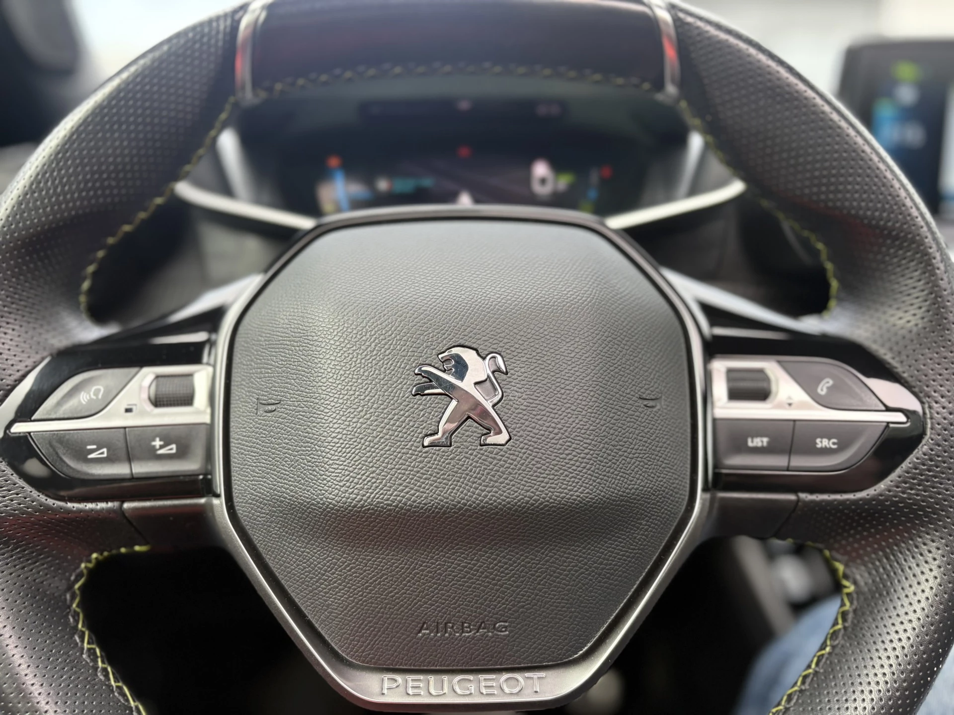 Hoofdafbeelding Peugeot e-2008