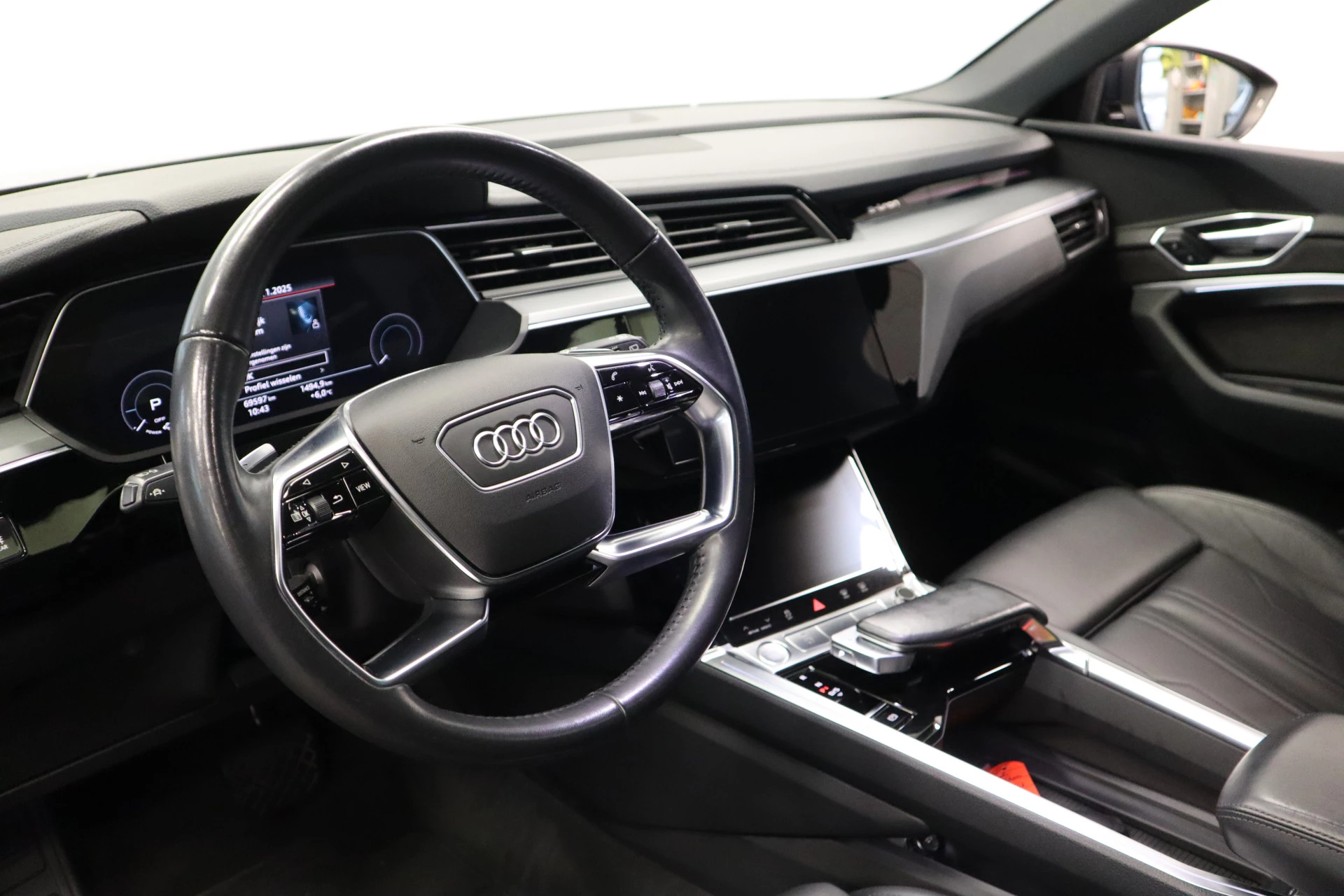 Hoofdafbeelding Audi e-tron