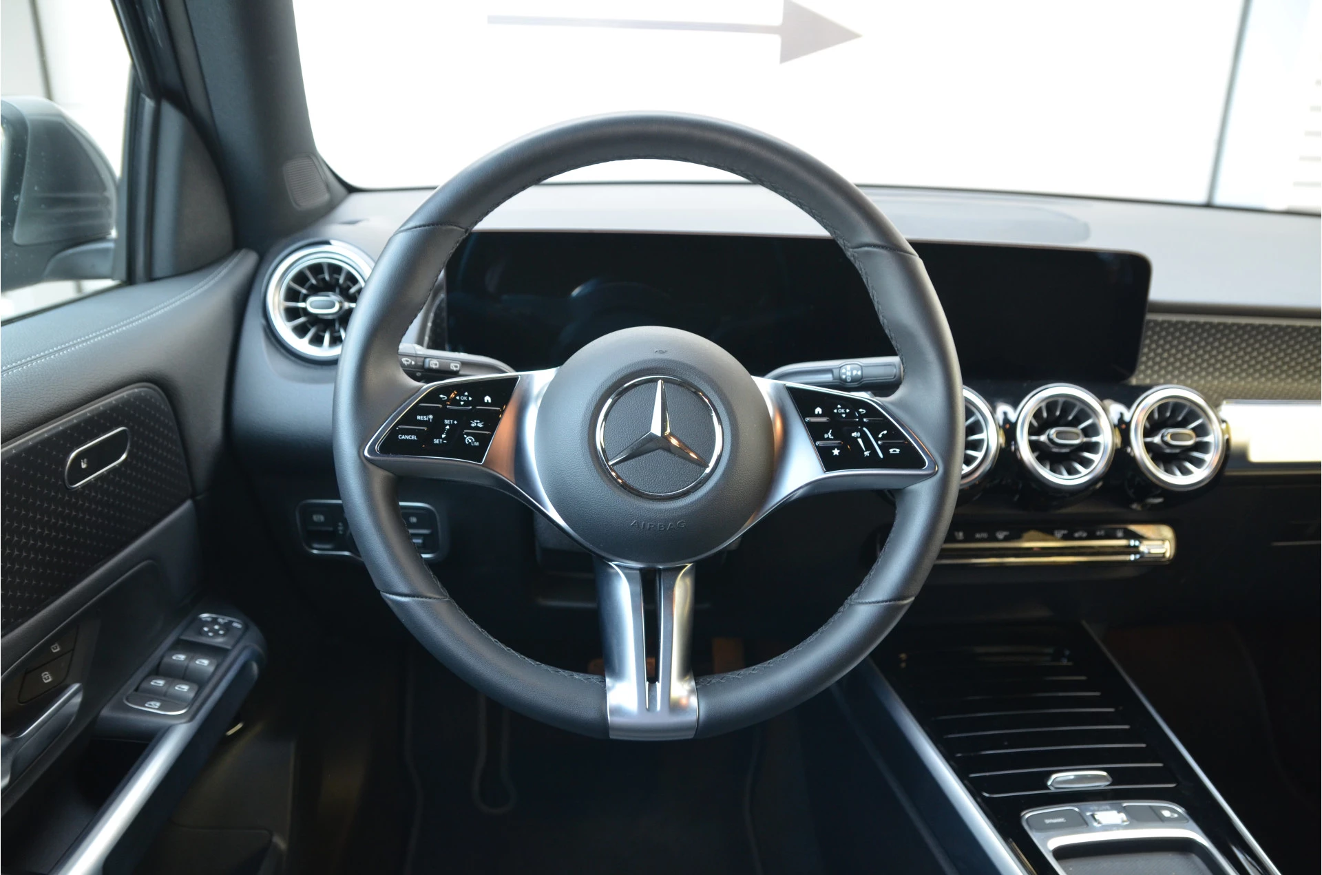 Hoofdafbeelding Mercedes-Benz EQB