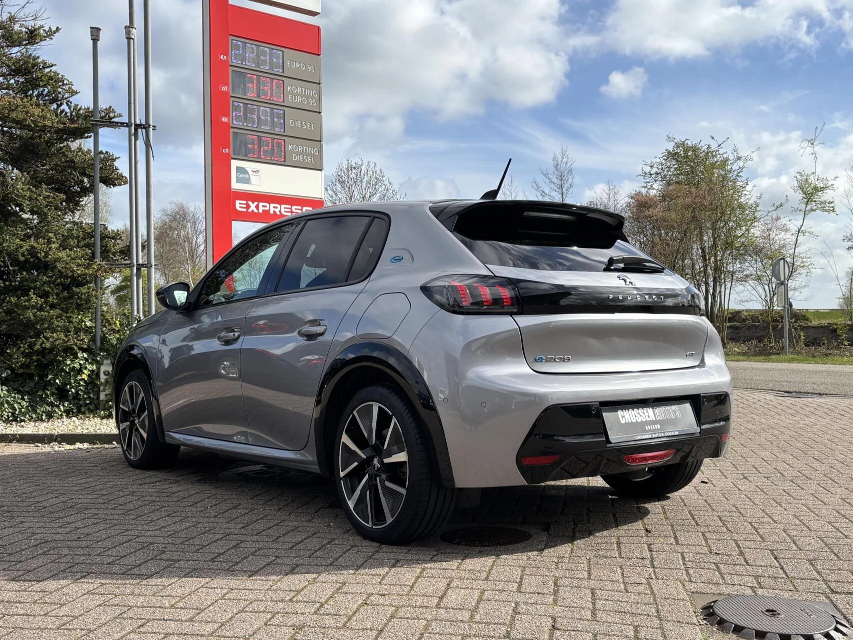 Hoofdafbeelding Peugeot e-208