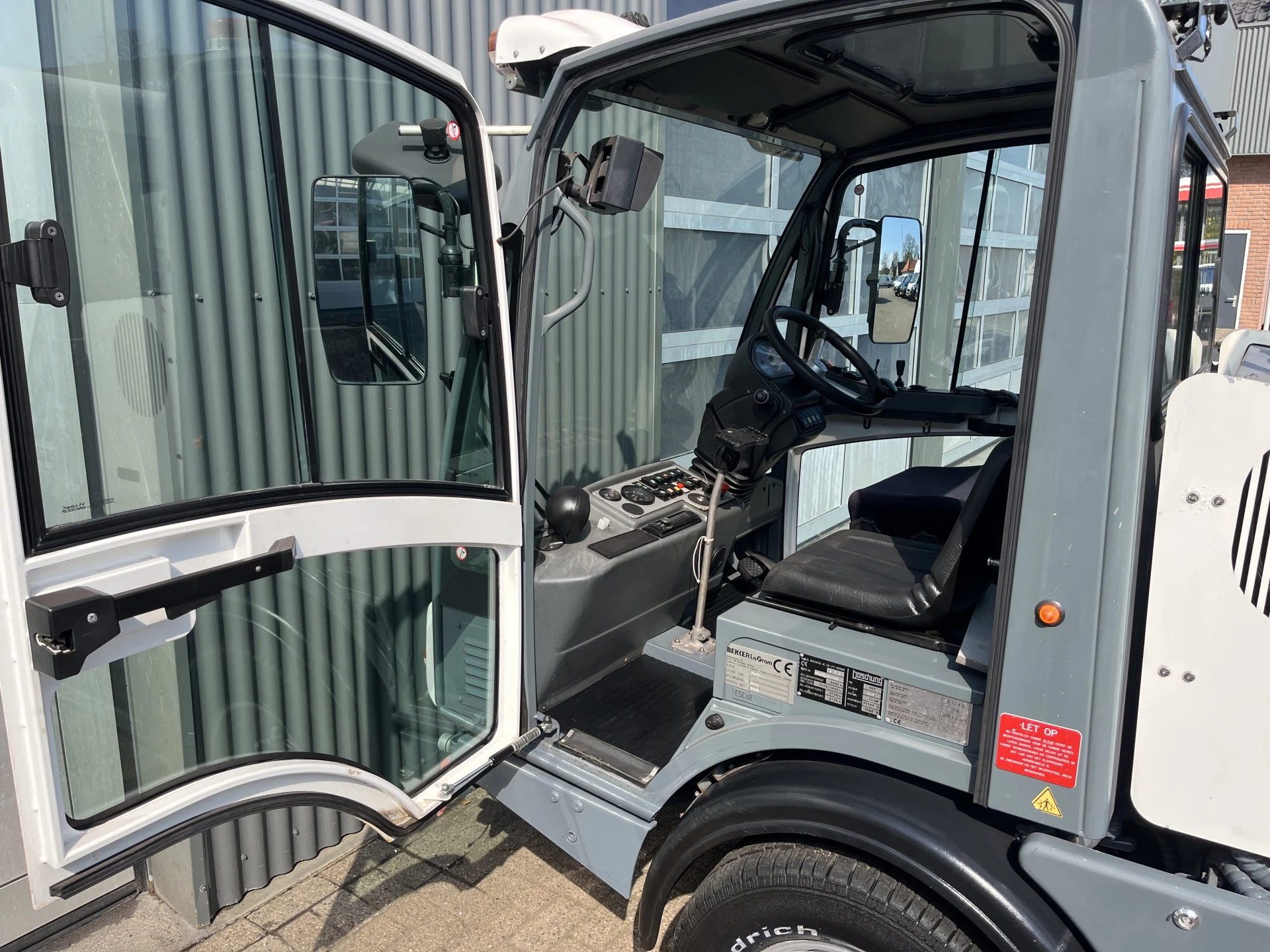 Hoofdafbeelding boschung P4T Werktuigdrager