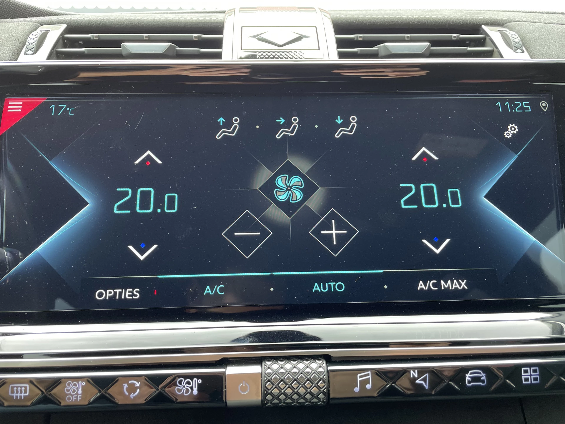 Hoofdafbeelding DS DS 7