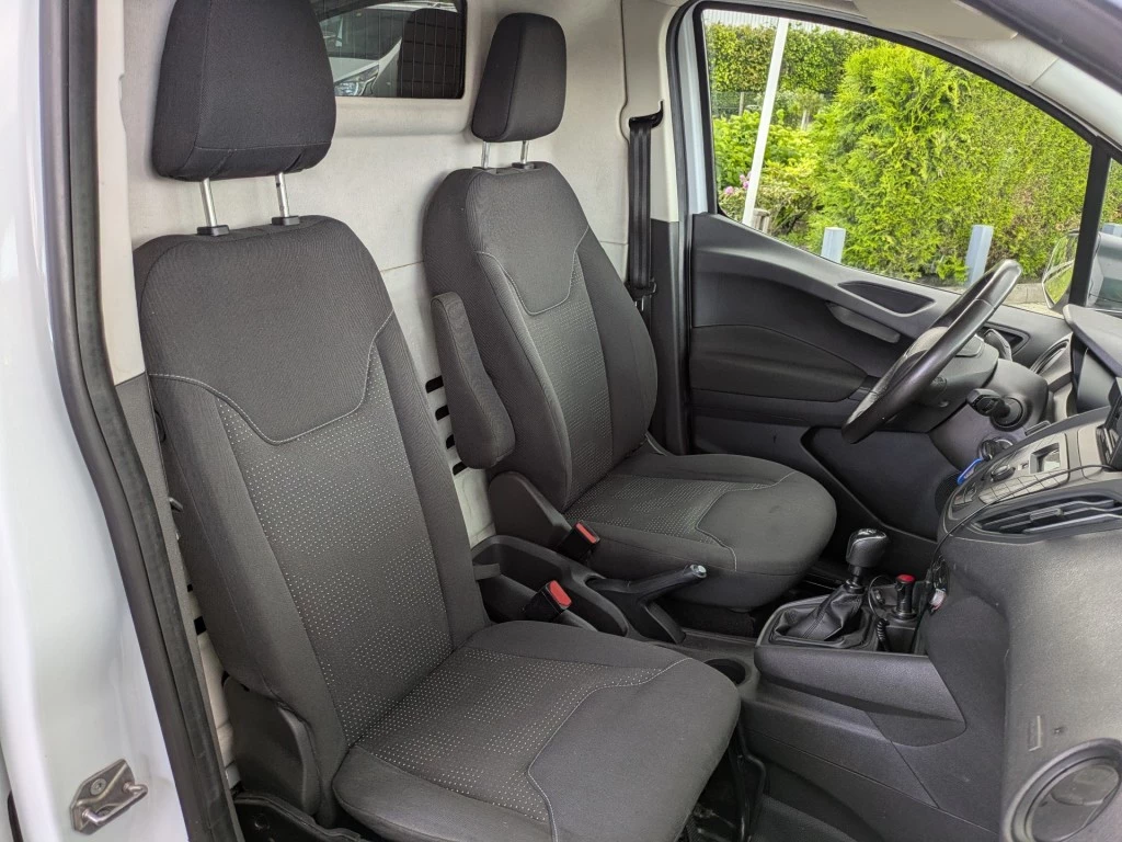Hoofdafbeelding Ford Transit Courier