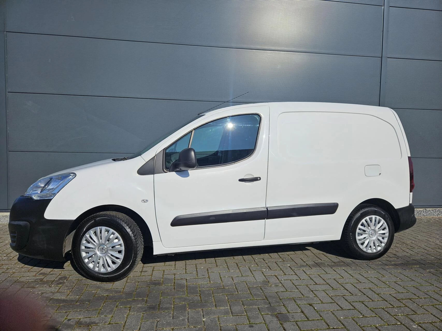 Hoofdafbeelding Peugeot Partner