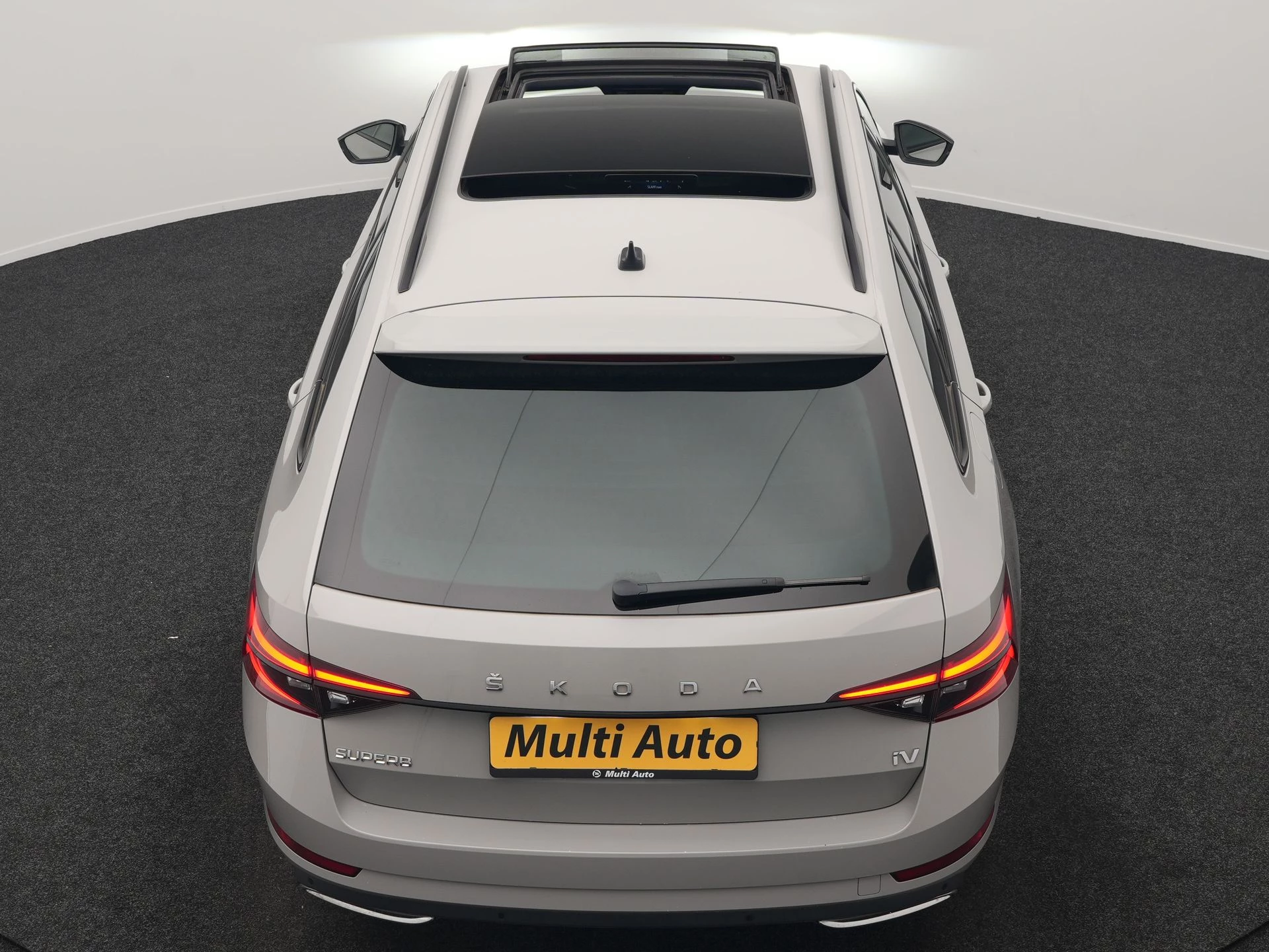 Hoofdafbeelding Škoda Superb