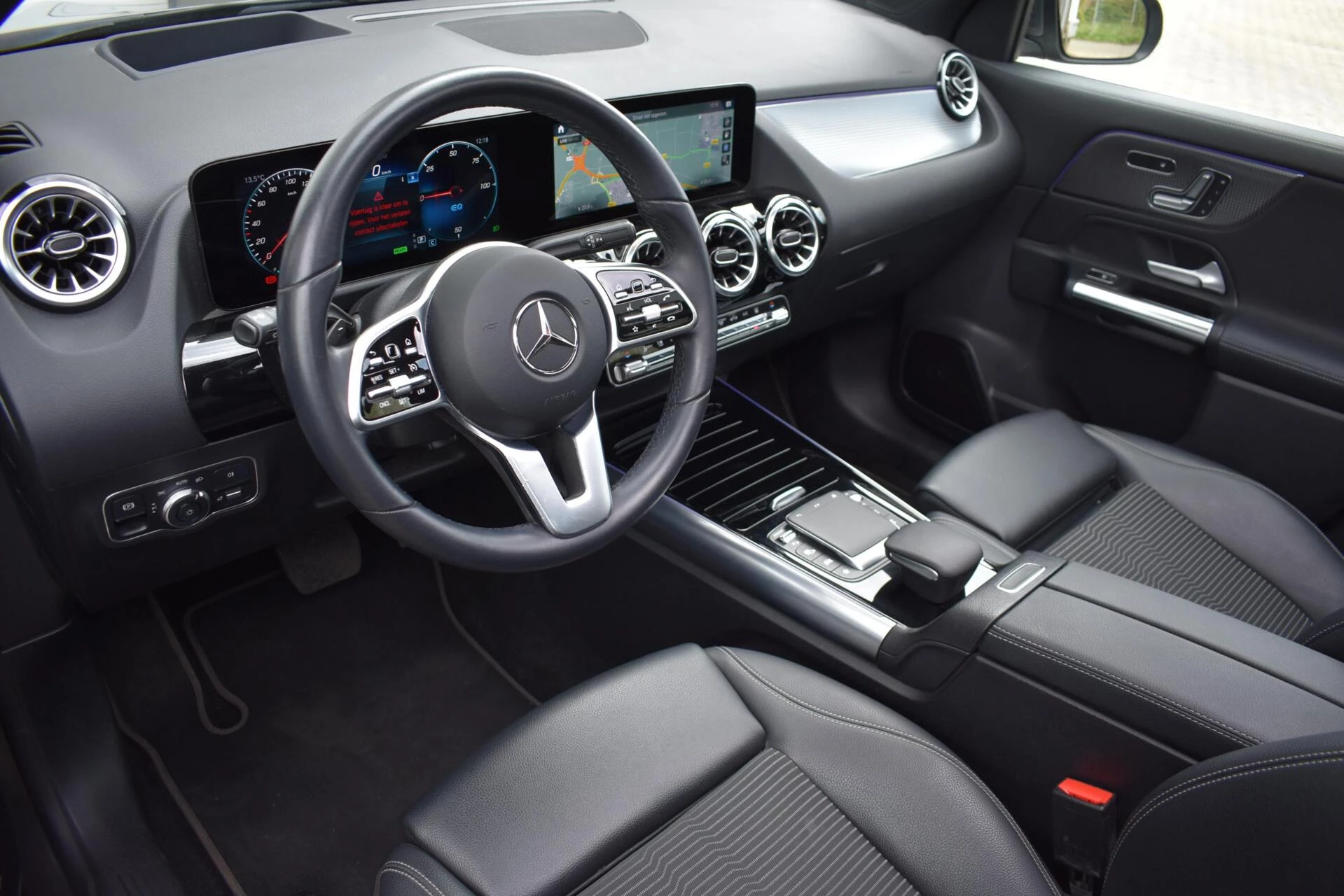 Hoofdafbeelding Mercedes-Benz EQA