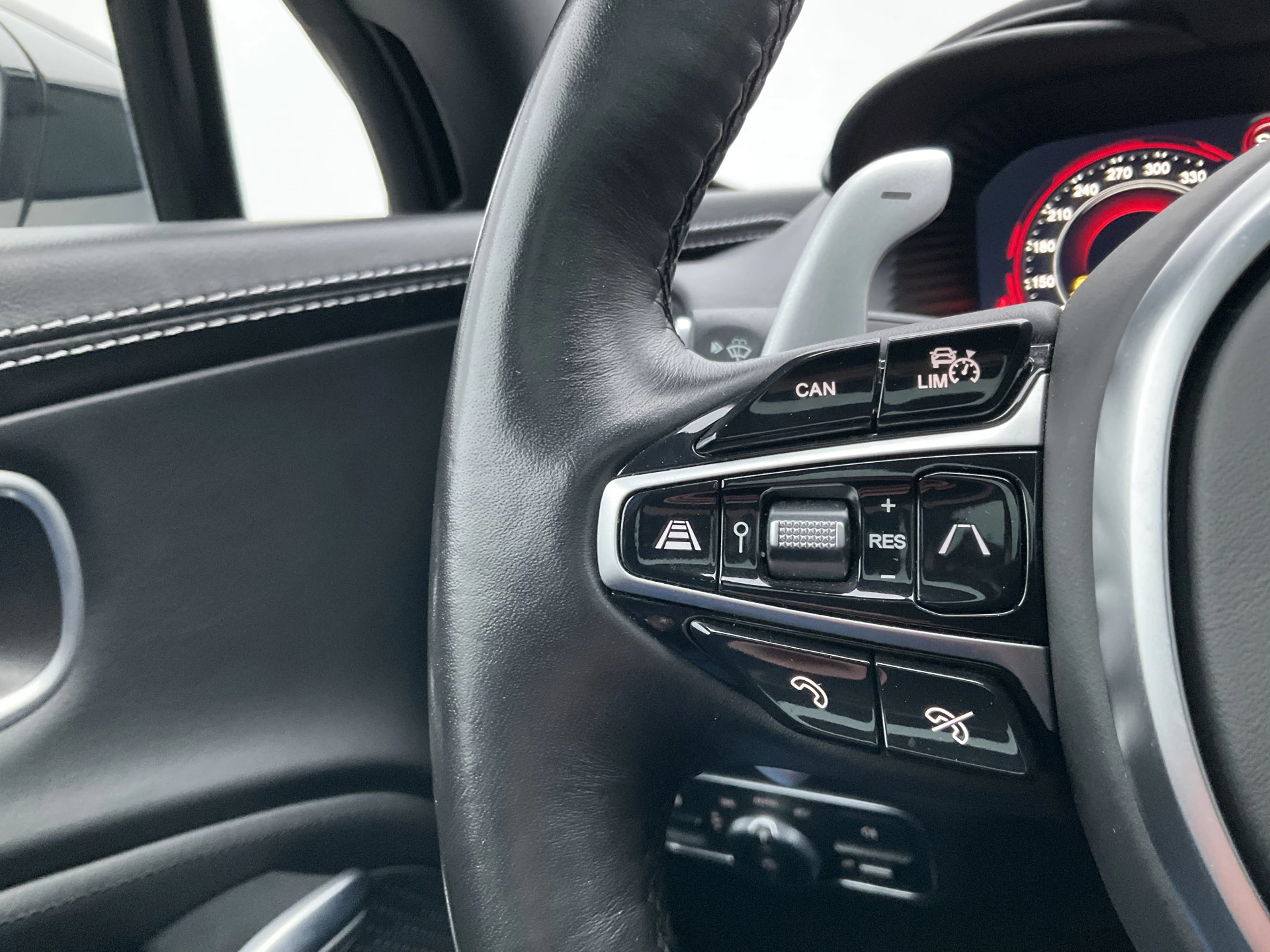 Hoofdafbeelding Aston Martin DBX