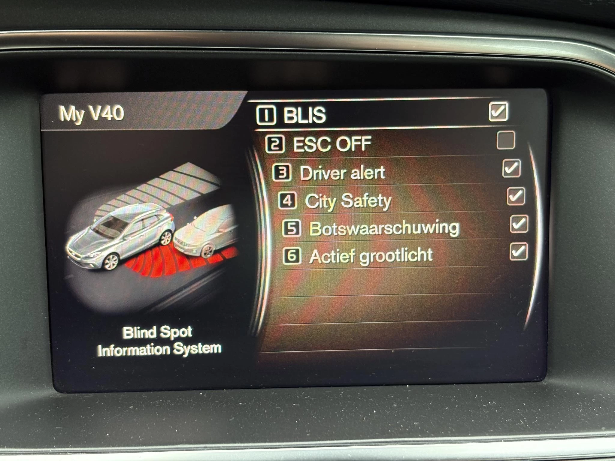Hoofdafbeelding Volvo V40