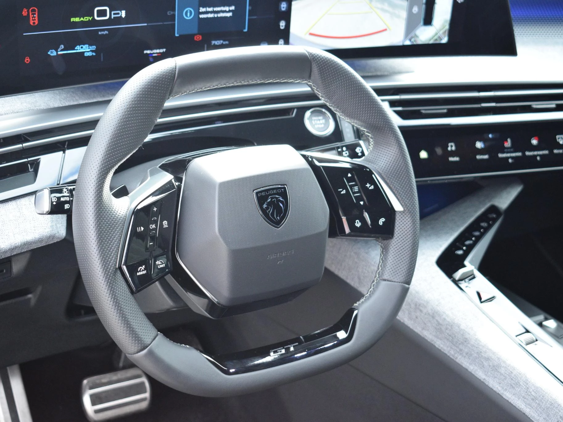 Hoofdafbeelding Peugeot e-5008