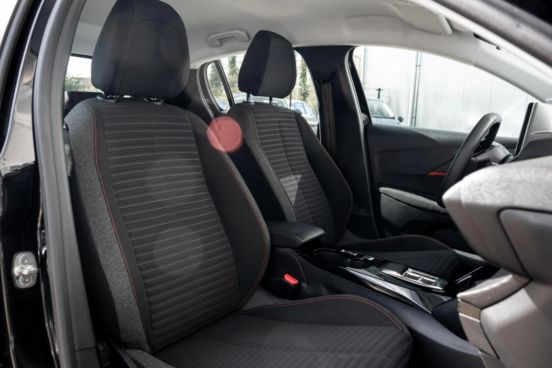 Hoofdafbeelding Peugeot e-208