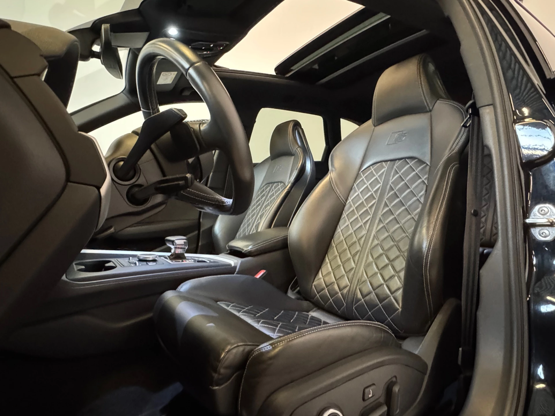 Hoofdafbeelding Audi S4
