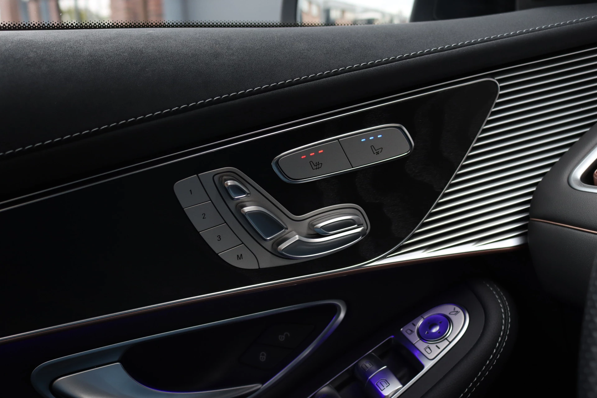 Hoofdafbeelding Mercedes-Benz EQC