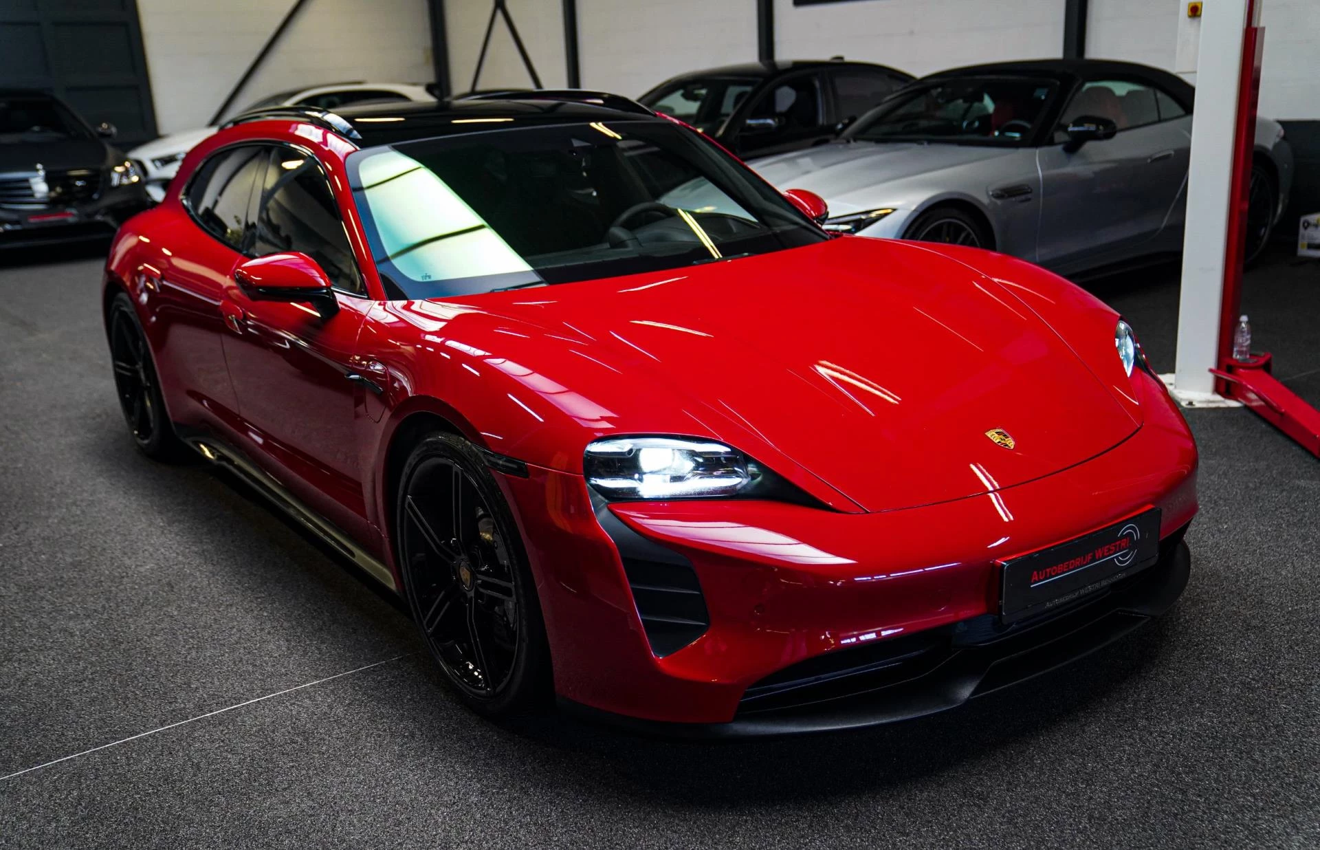 Hoofdafbeelding Porsche Taycan