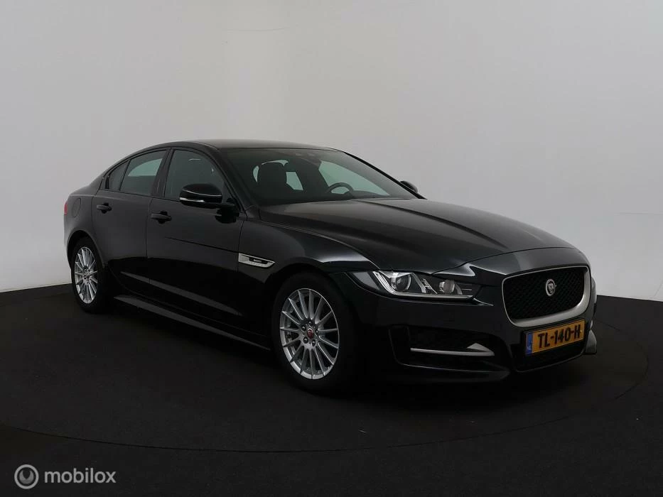 Hoofdafbeelding Jaguar XE