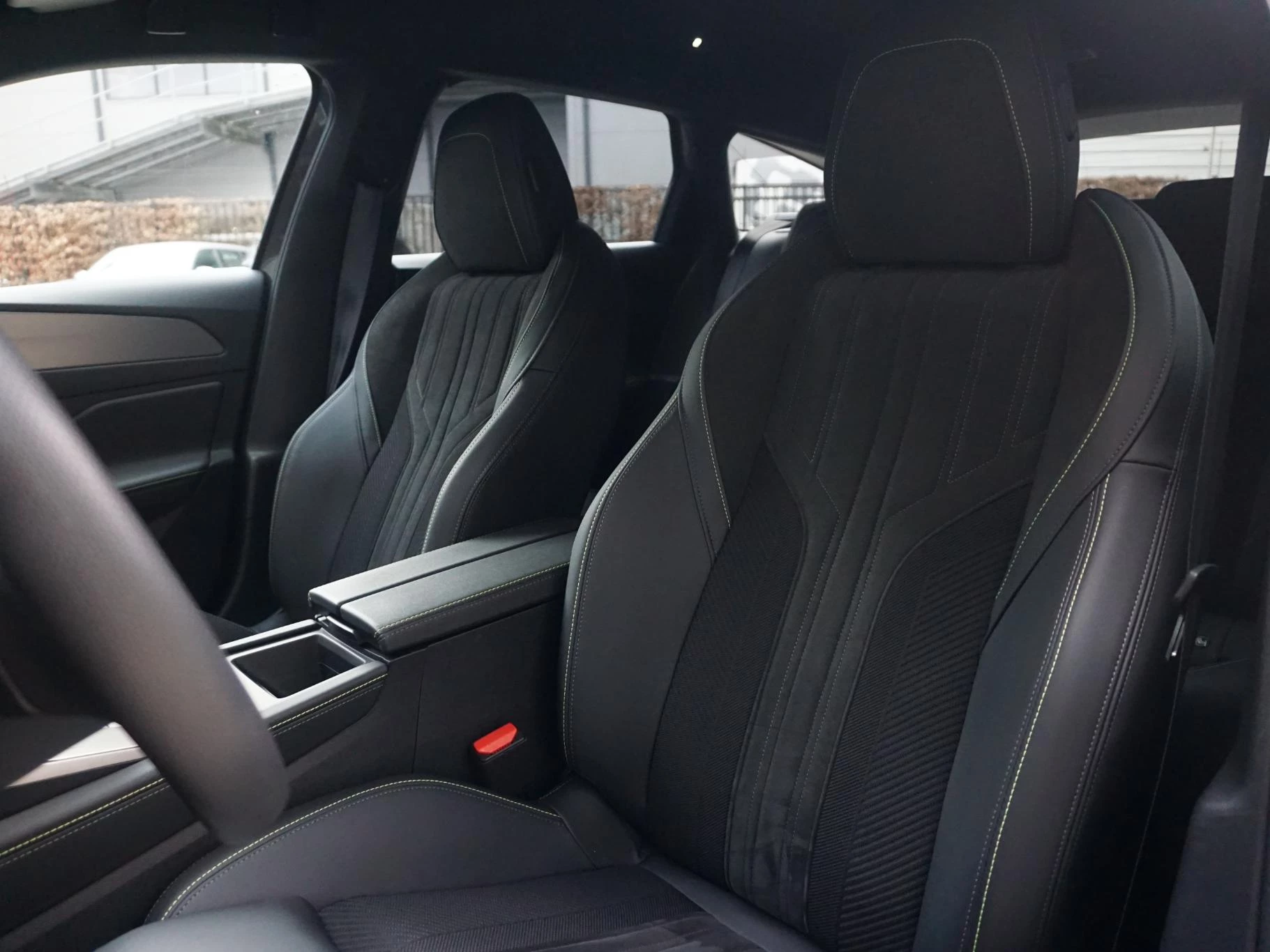 Hoofdafbeelding Peugeot e-308