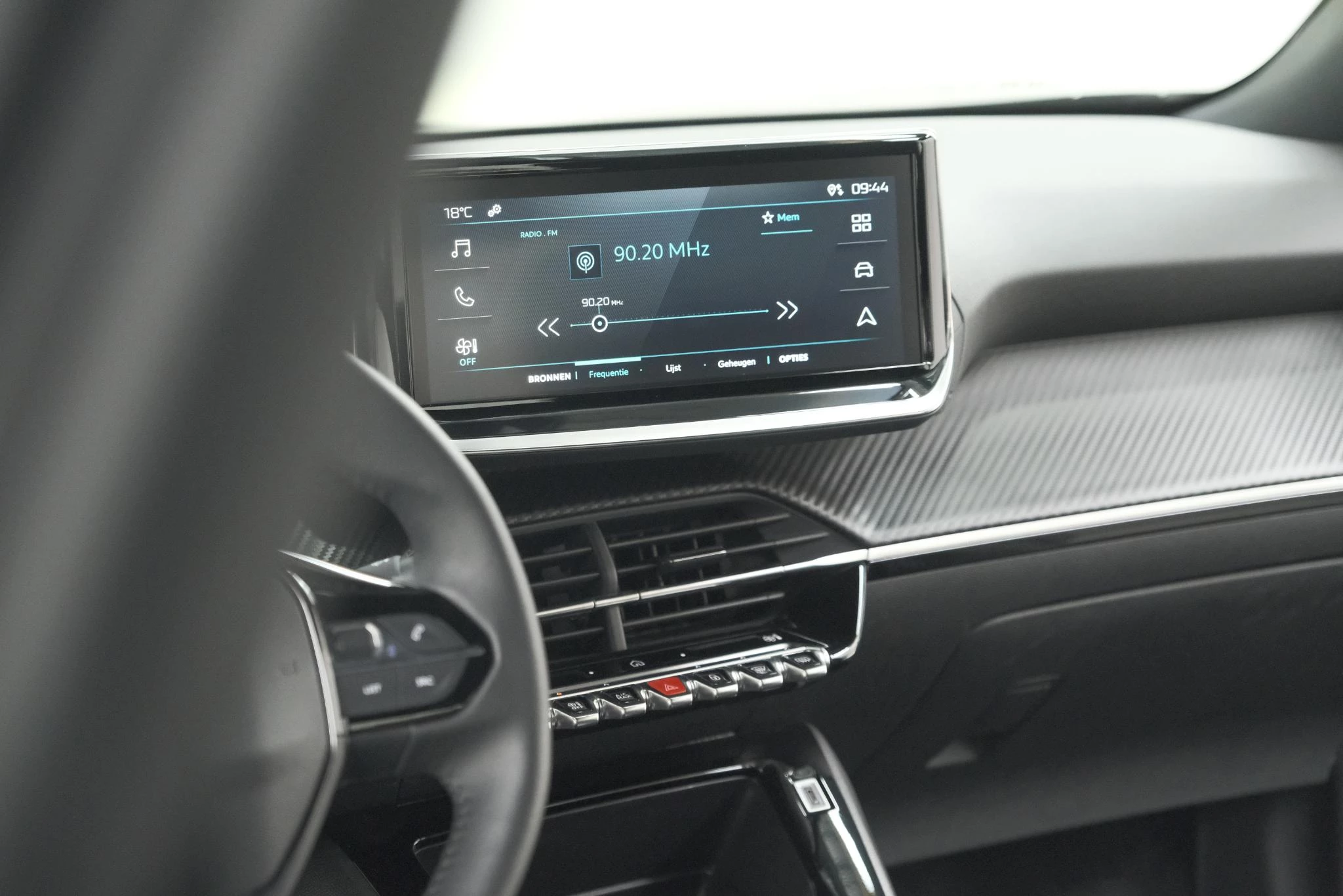 Hoofdafbeelding Peugeot e-2008