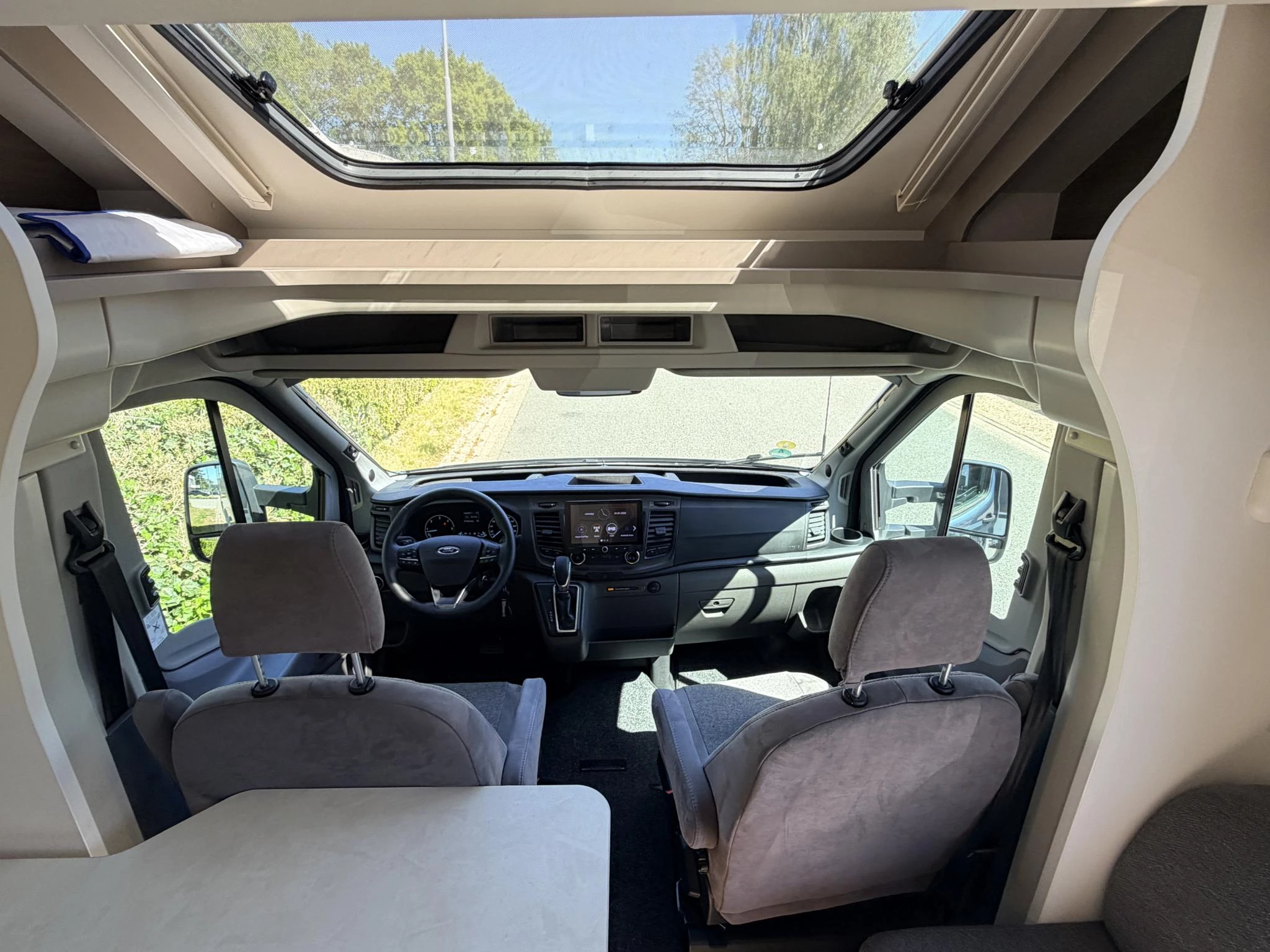 Hoofdafbeelding Carado T447t Ford 130PK Camper•Automaat•TV•5Persoons