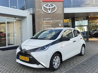 Toyota Aygo X-NOW 5-DEURS TREKHAAK AIRCO AUX RADIO
