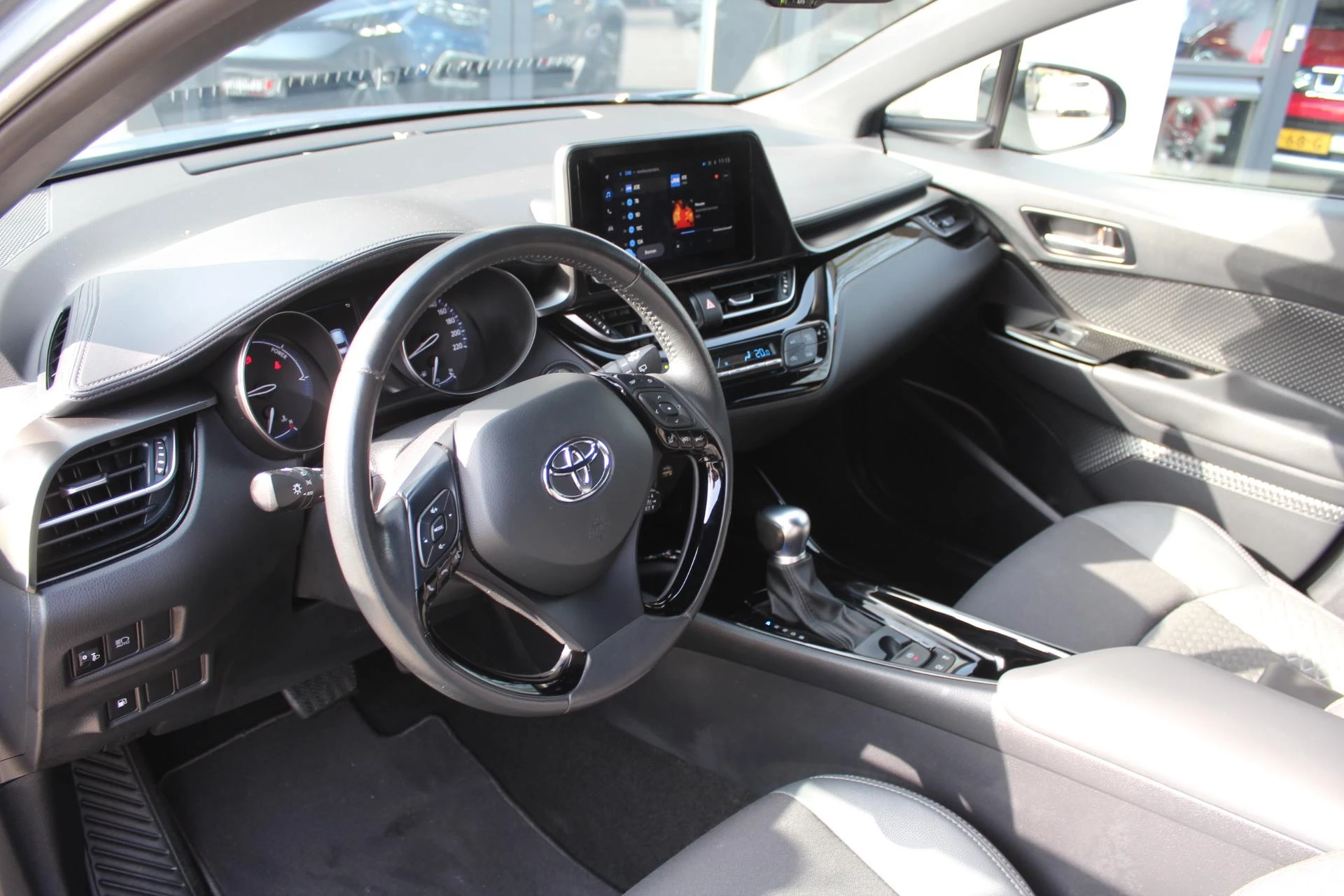 Hoofdafbeelding Toyota C-HR