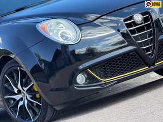 Hoofdafbeelding Alfa Romeo MiTo Alfa Romeo MiTo 1.4 Distinctive - Nero Profondo - Cruise/Clima/Nav - Fijn Sportief