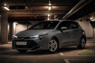 Hoofdafbeelding Toyota Corolla Toyota Corolla 1.8 Hybrid Dynamic | Nardo Grey |Camera