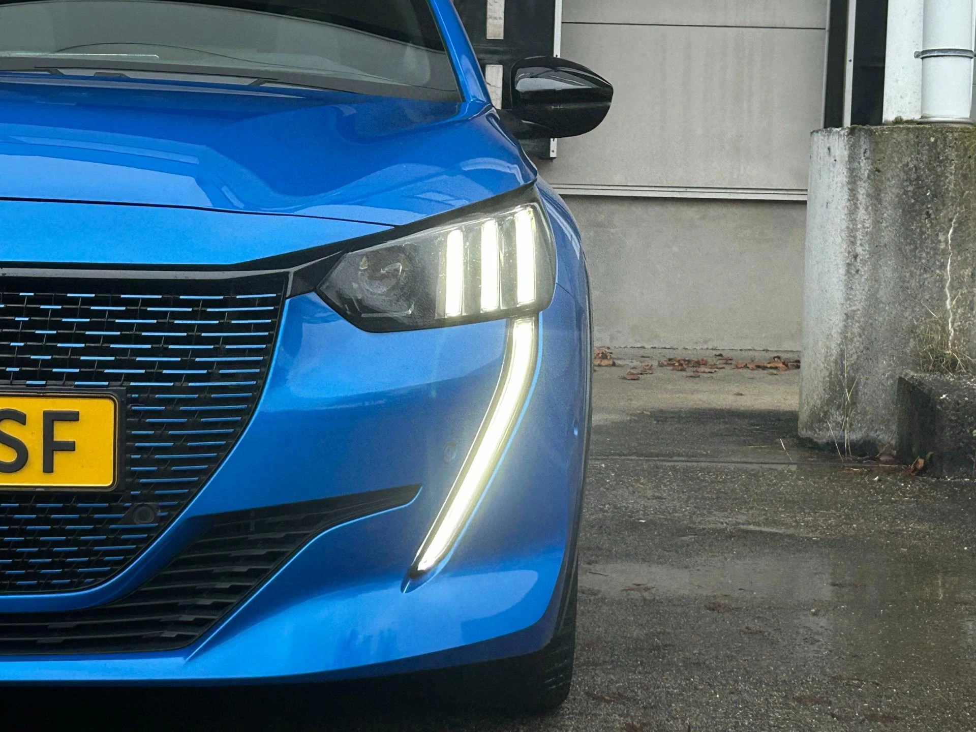 Hoofdafbeelding Peugeot e-208