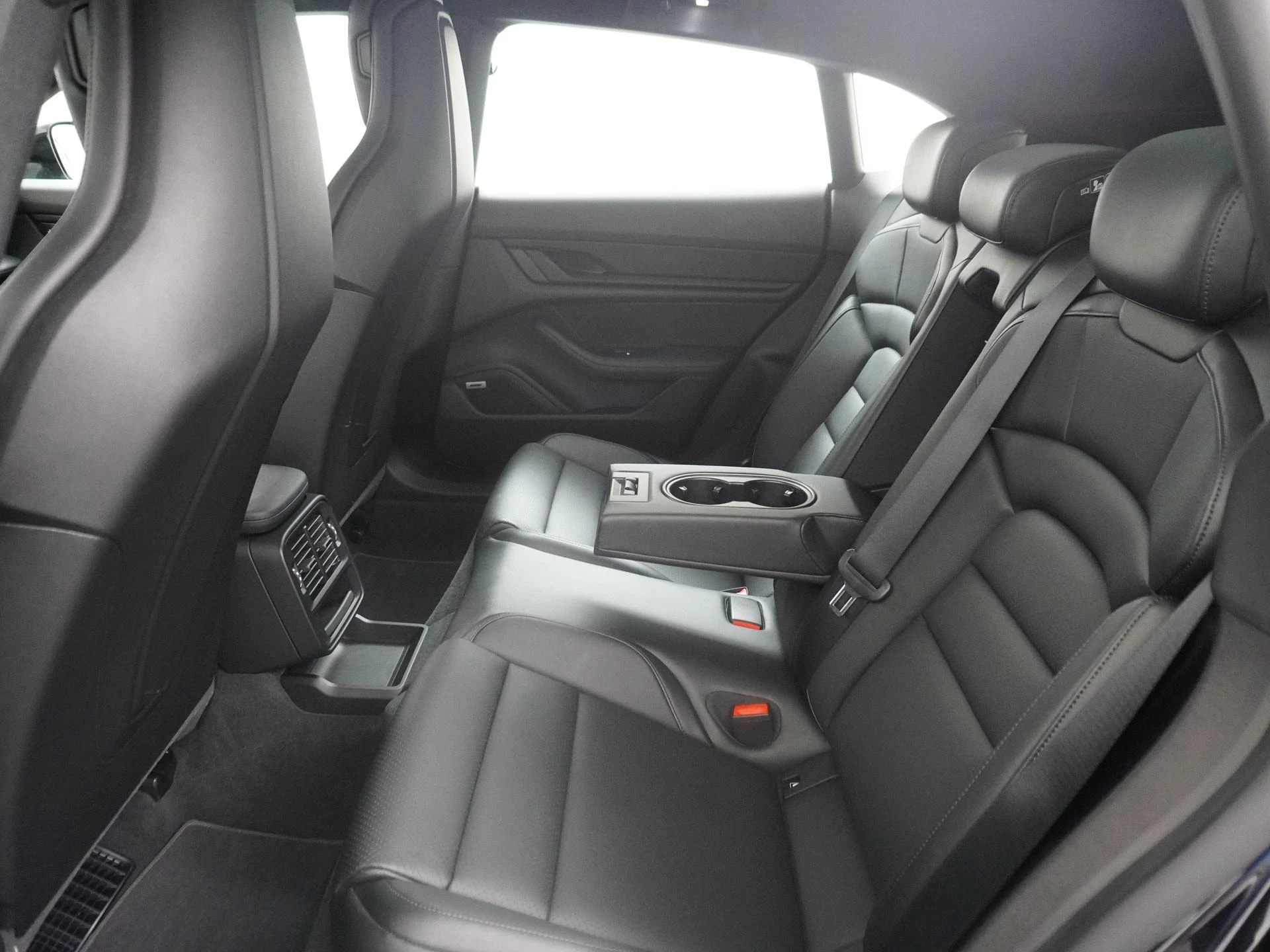 Hoofdafbeelding Porsche Taycan