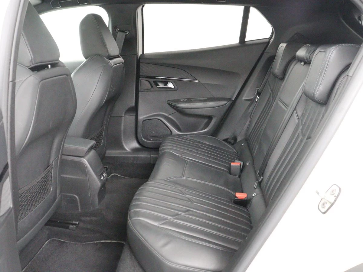 Hoofdafbeelding Peugeot e-2008