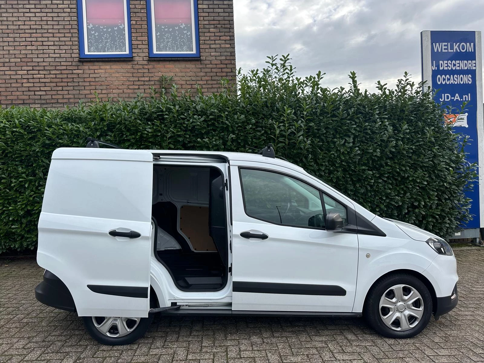 Hoofdafbeelding Ford Transit Courier
