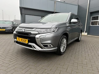 Hoofdafbeelding Mitsubishi Outlander Mitsubishi Outlander 2.4 PHEV Business Camera Apple-CarPlay Trekhaak